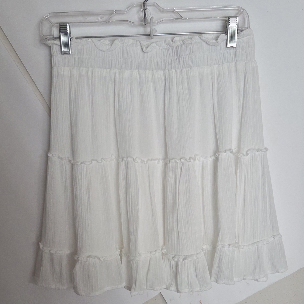 Elegant White Tiered Skirt (Sz. M)